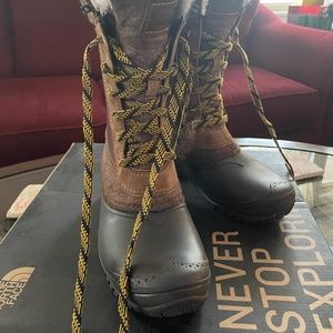 The North Face Women's Shellista III Mid 200g Waterproof Winter Boots